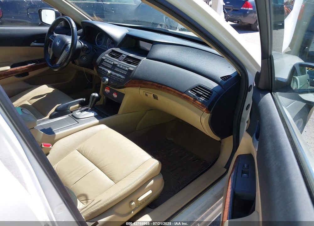 2011 HONDA ACCORD VIN: 5KBCP3F87BB004060