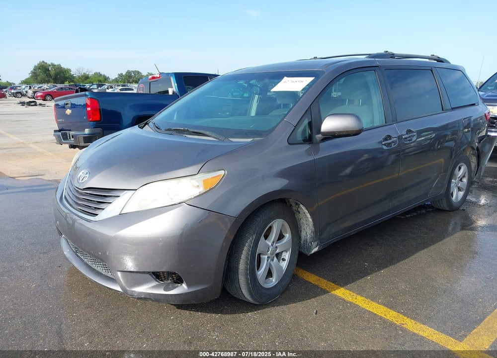 2017 TOYOTA SIENNA LE 8 PASSENGER VIN: 5TDKZ3DC1HS789577
