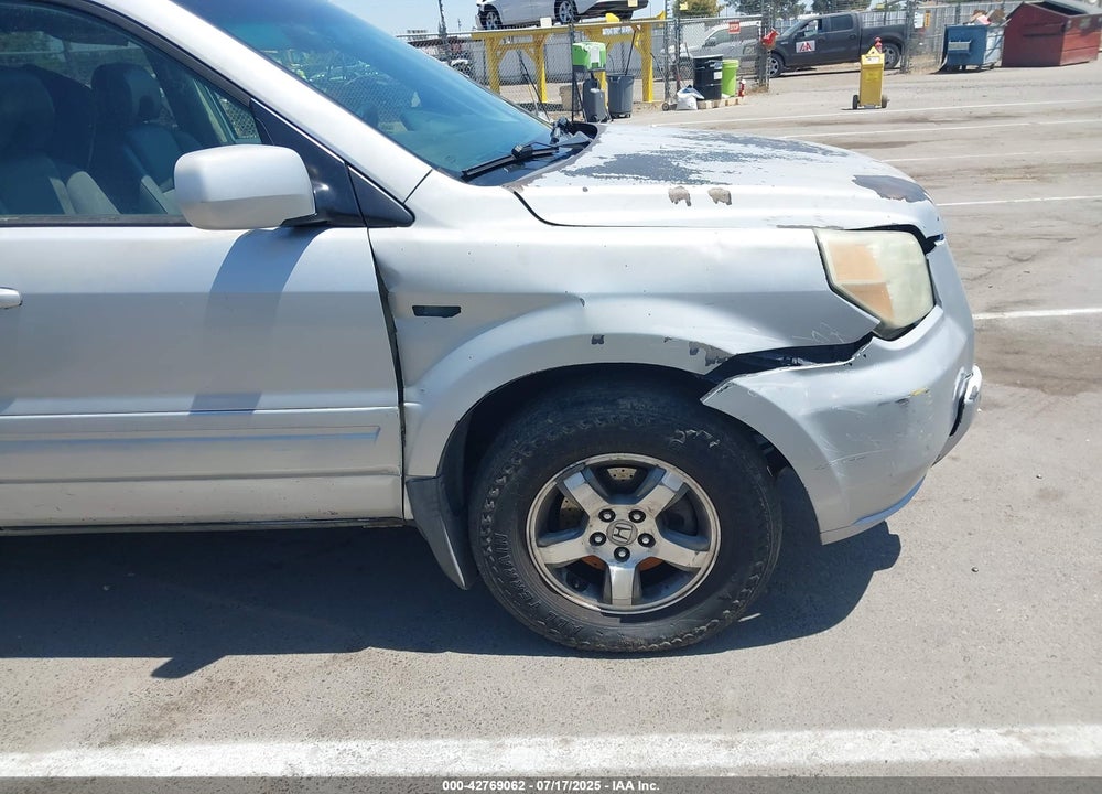 2006 HONDA PILOT EX-L VIN: 5FNYF28746B002312