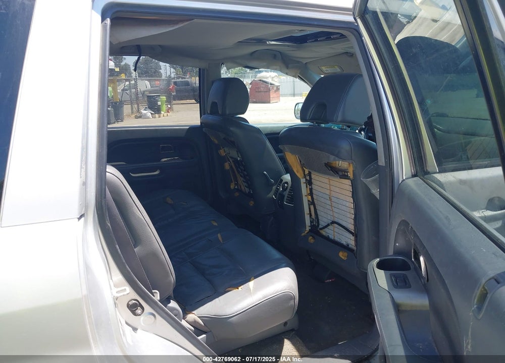 2006 HONDA PILOT EX-L VIN: 5FNYF28746B002312