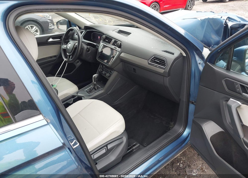 2019 VOLKSWAGEN TIGUAN VIN: 3VV3B7AXXKM156754