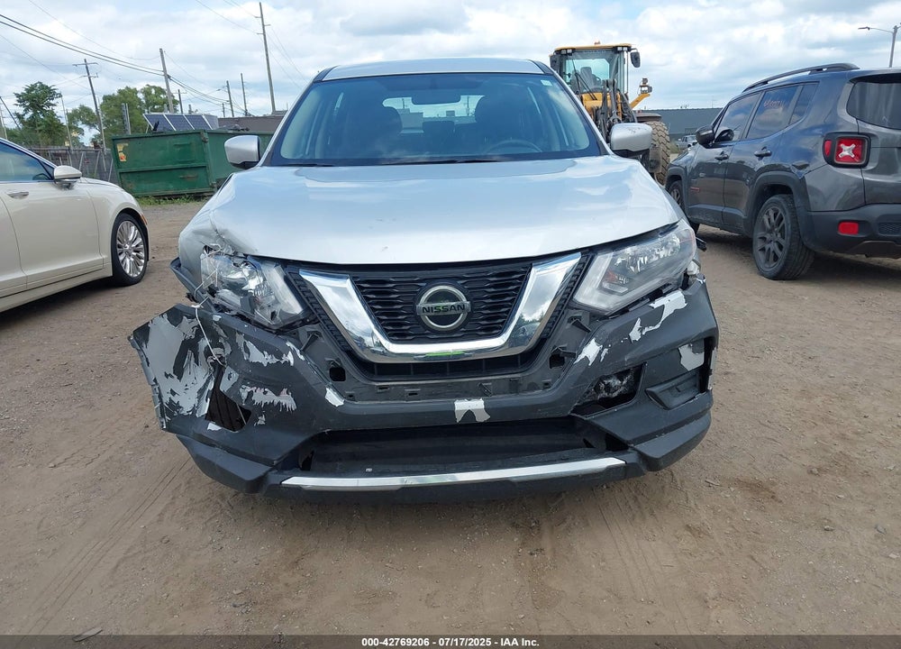 2018 NISSAN ROGUE VIN: KNMAT2MV5JP571568