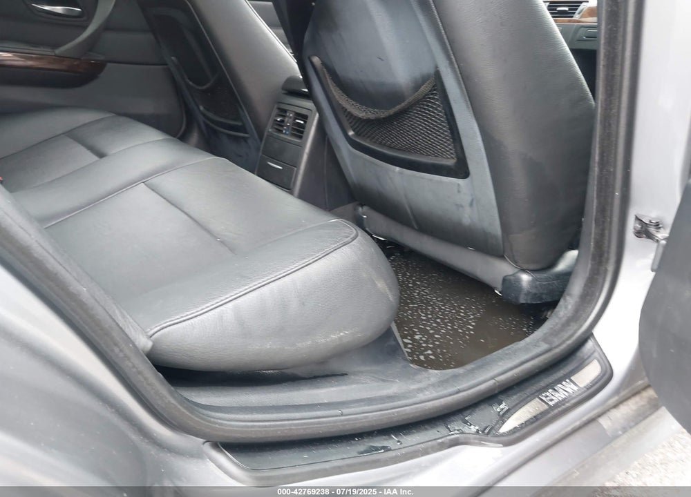 2009 BMW 3 SERIES VIN: WBAPK53589A511215