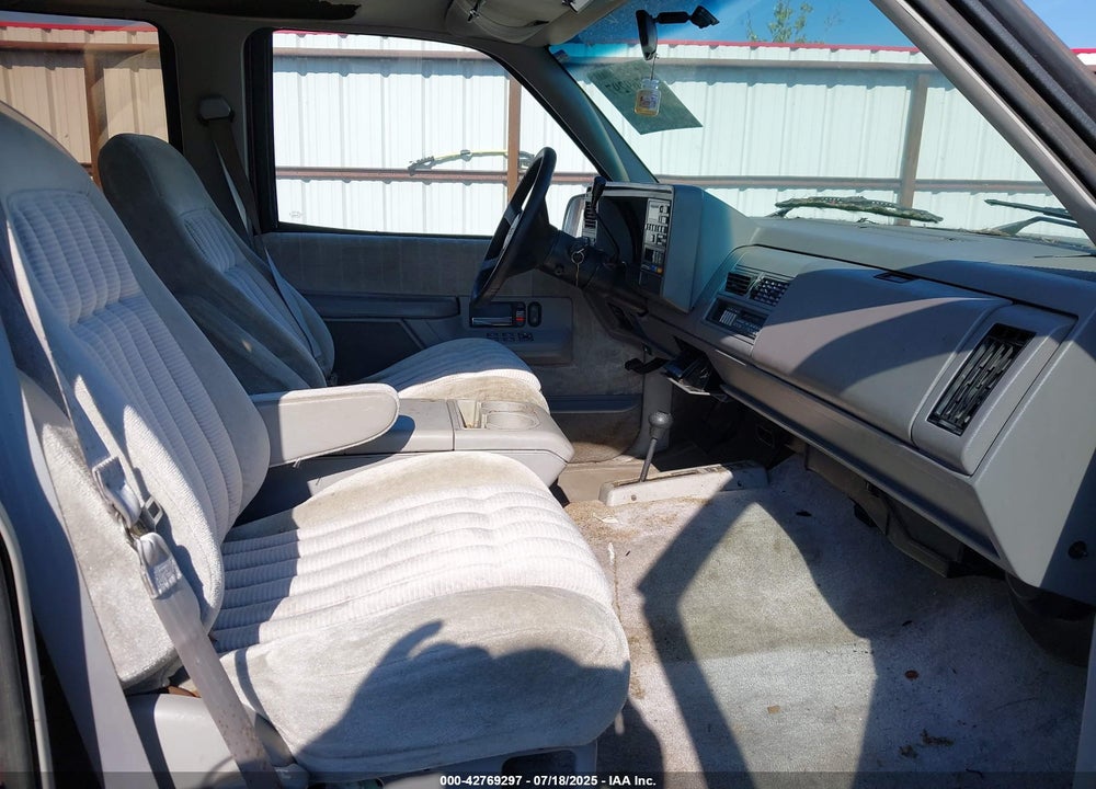 1992 CHEVROLET SUBURBAN K2500 VIN: 1GNGK26NXNJ336853