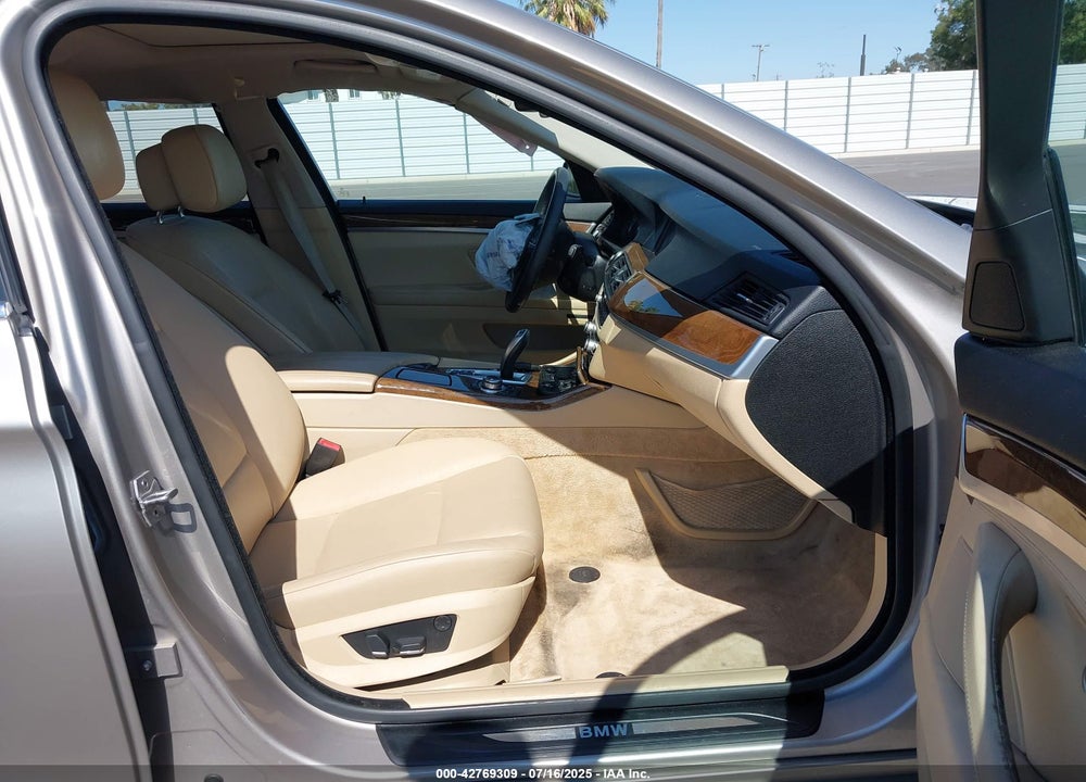 2013 BMW 5 SERIES VIN: WBAFR7C55DC819393