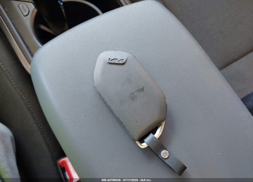 2025 KIA K4 LXS VIN: 3KPFT4DE9SE025617