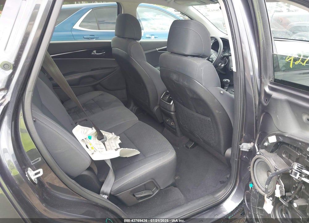 2017 KIA SORENTO VIN: 5XYPGDA51HG316119
