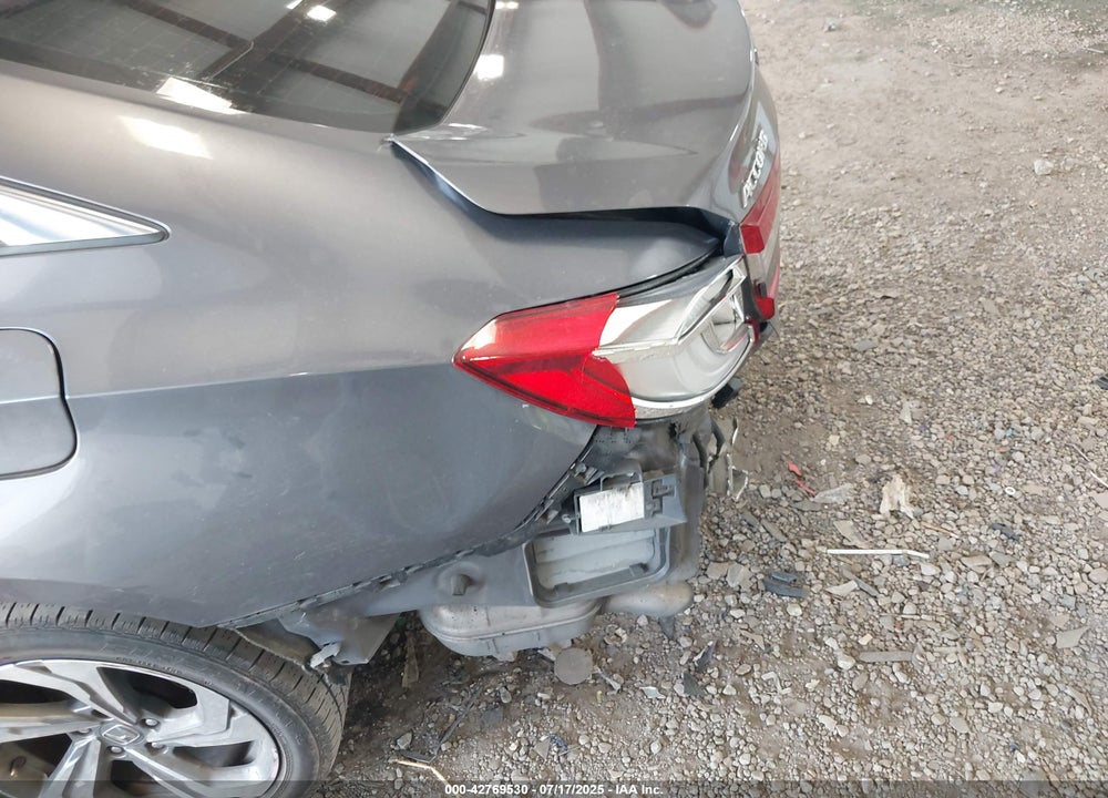 2018 HONDA ACCORD VIN: 1HGCV1F47JA256731