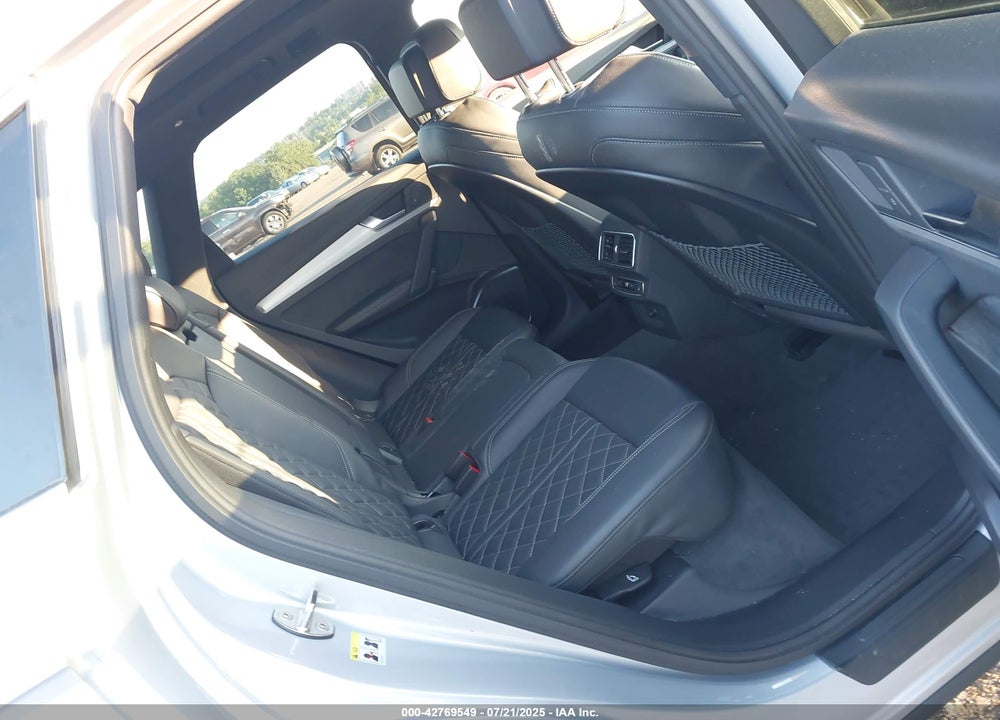 2018 AUDI SQ5 VIN: WA1A4AFY1J2219318