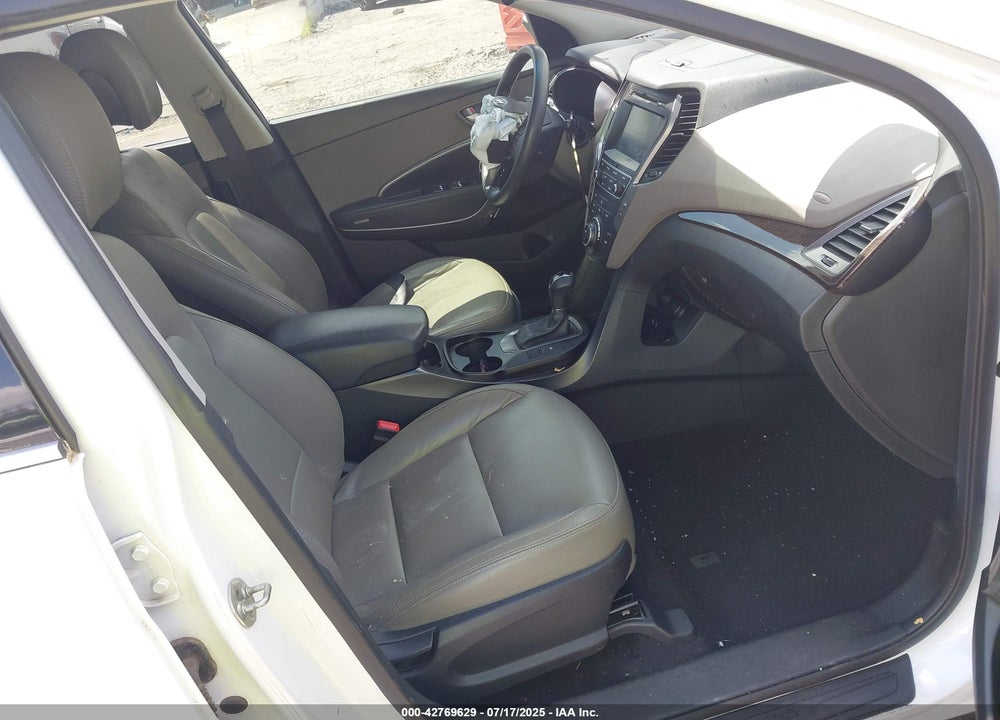 2018 HYUNDAI SANTA FE VIN: 5XYZU3LB9JG550173