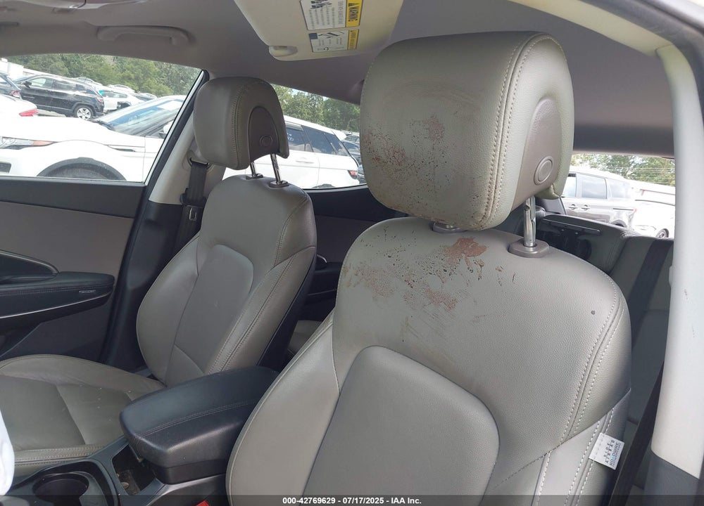 2018 HYUNDAI SANTA FE VIN: 5XYZU3LB9JG550173