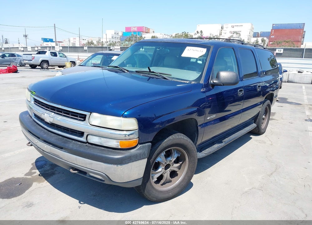 2000 CHEVROLET SUBURBAN 1500 LS VIN: 3GNEC16T4YG171966