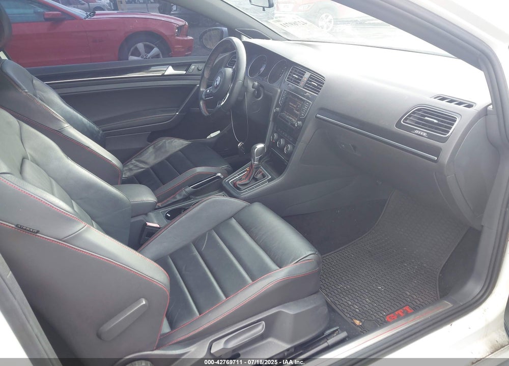 2015 VOLKSWAGEN GOLF GTI 2.0T SE 2-DOOR VIN: 3VWTT7AU2FM072979