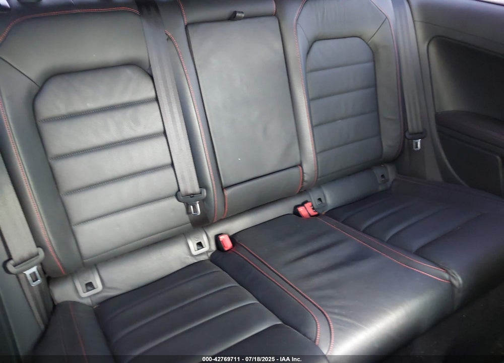 2015 VOLKSWAGEN GOLF GTI 2.0T SE 2-DOOR VIN: 3VWTT7AU2FM072979