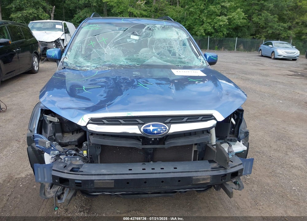 2018 SUBARU FORESTER VIN: JF2SJAGC1JH582240