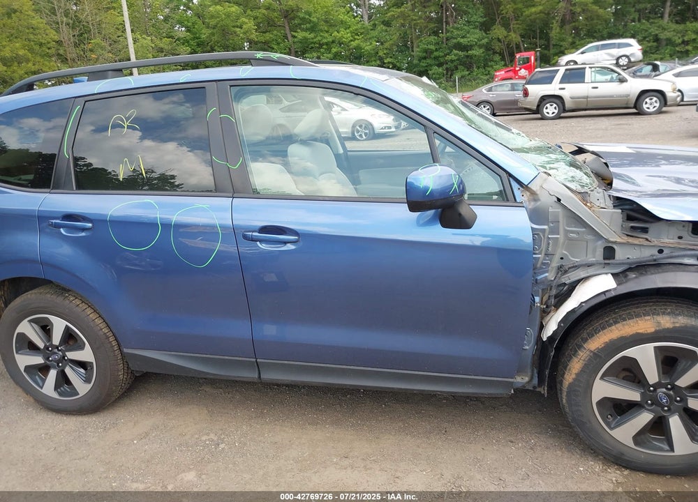 2018 SUBARU FORESTER VIN: JF2SJAGC1JH582240