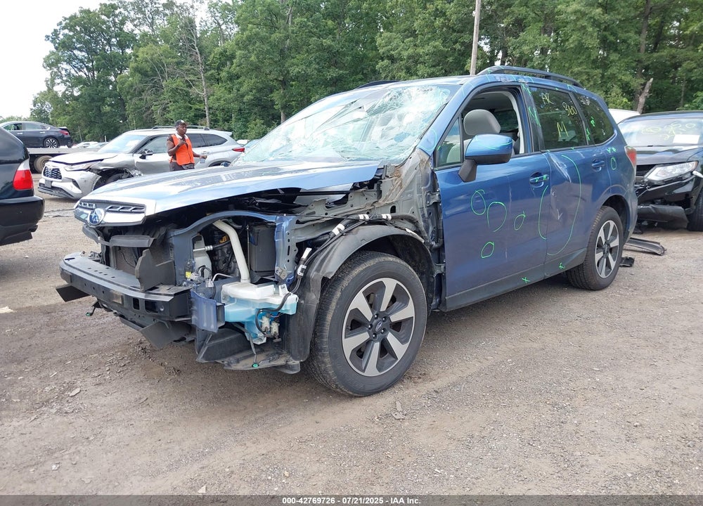 2018 SUBARU FORESTER VIN: JF2SJAGC1JH582240