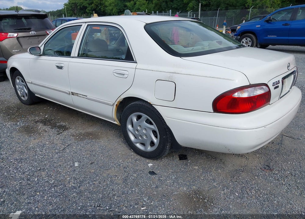 2000 MAZDA 626 ES/LX VIN: 1YVGF22C6Y5139588