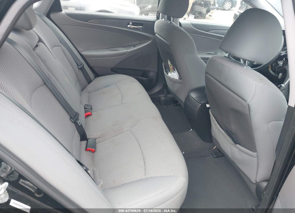 2011 HYUNDAI SONATA VIN: 5NPEB4AC4BH112418