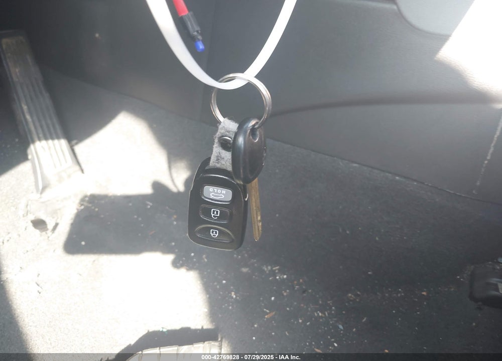 2011 HYUNDAI SONATA VIN: 5NPEB4AC4BH112418