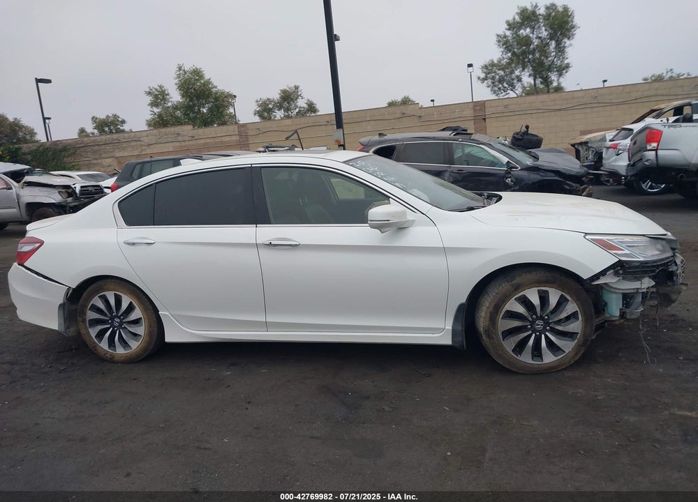 2017 HONDA ACCORD HYBRID TOURING VIN: JHMCR6F72HC023928