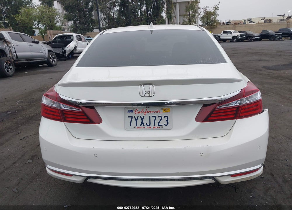 2017 HONDA ACCORD HYBRID TOURING VIN: JHMCR6F72HC023928