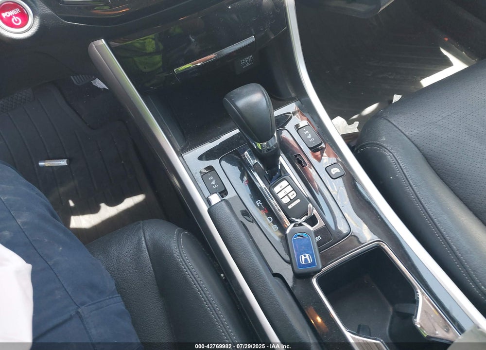 2017 HONDA ACCORD HYBRID TOURING VIN: JHMCR6F72HC023928