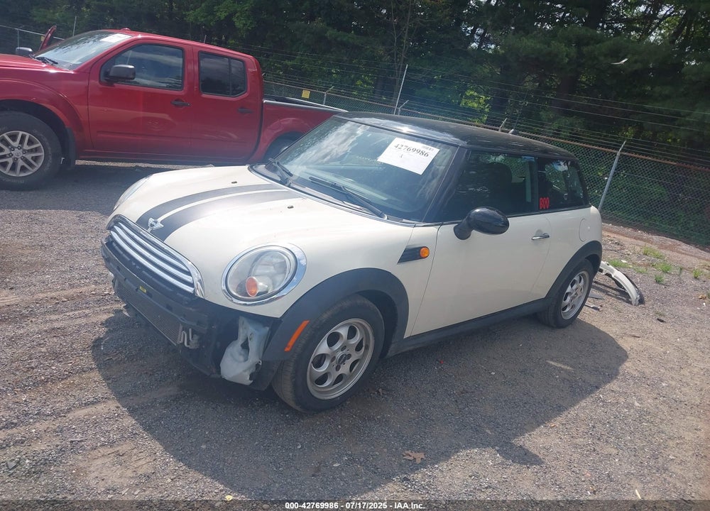 2010 MINI COOPER VIN: WMWMF3C50ATZ26274
