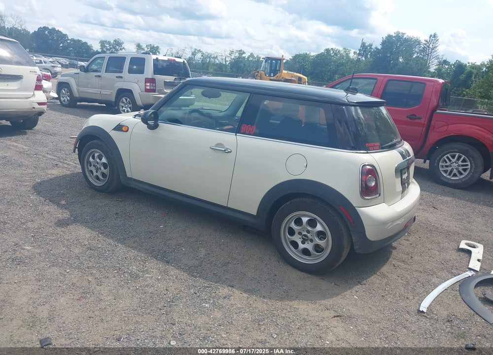2010 MINI COOPER VIN: WMWMF3C50ATZ26274