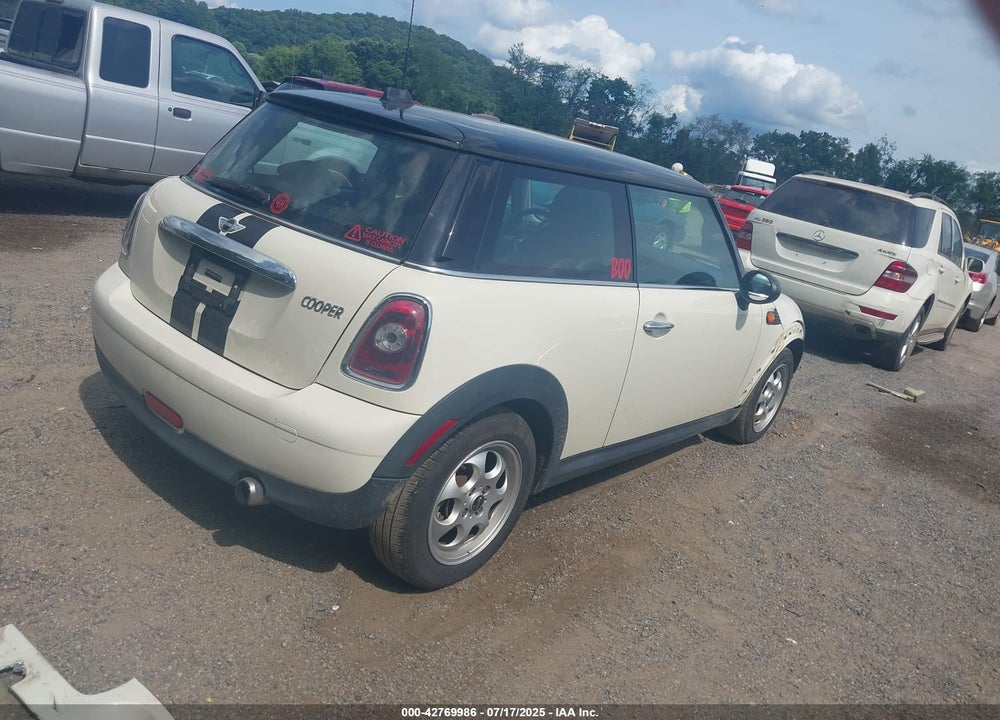 2010 MINI COOPER VIN: WMWMF3C50ATZ26274