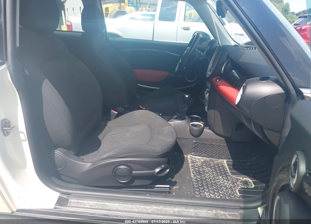 2010 MINI COOPER VIN: WMWMF3C50ATZ26274