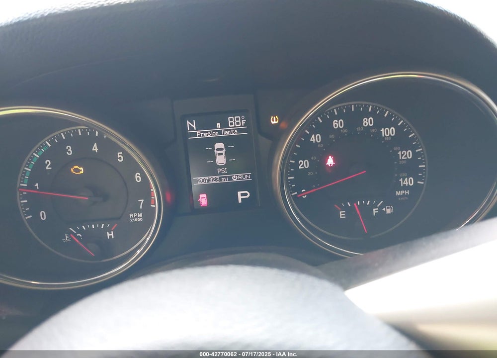 2011 JEEP GRAND CHEROKEE VIN: 1J4RS5GTXBC501648