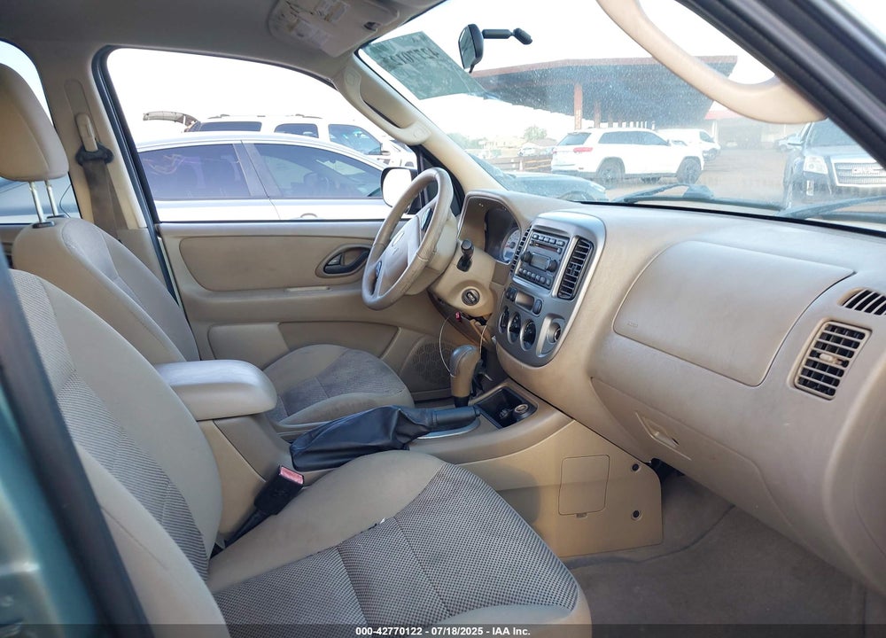 2005 FORD ESCAPE XLT VIN: 1FMYU03195KA66677