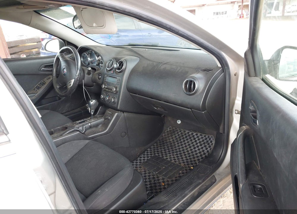 2008 PONTIAC G6 GT VIN: 1G2ZH57N984298555