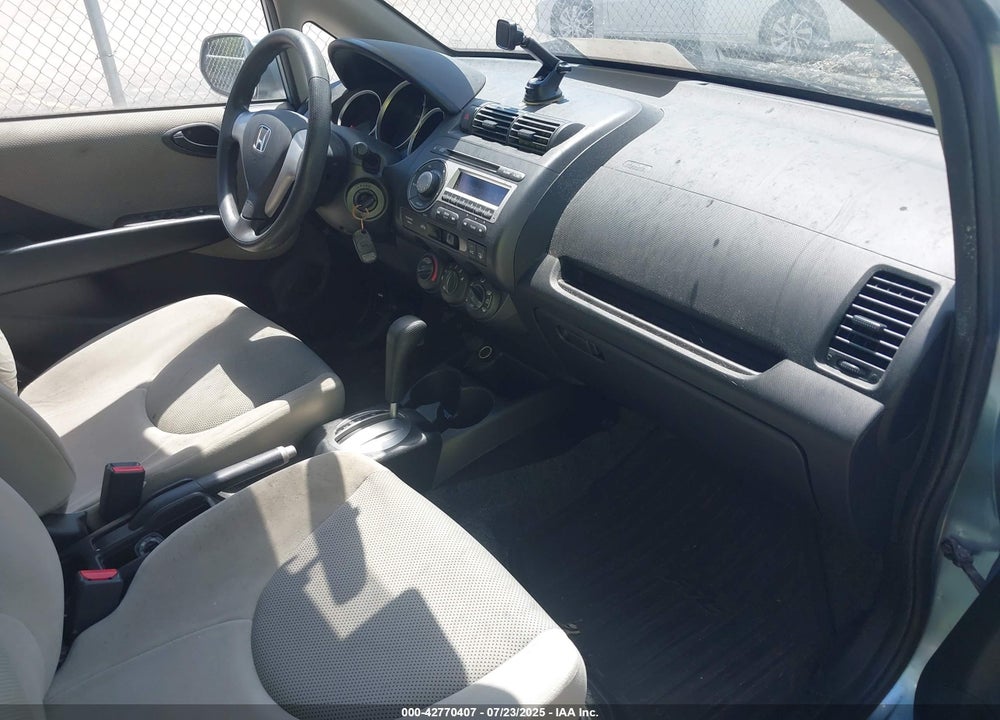2007 HONDA FIT VIN: JHMGD38487S058706