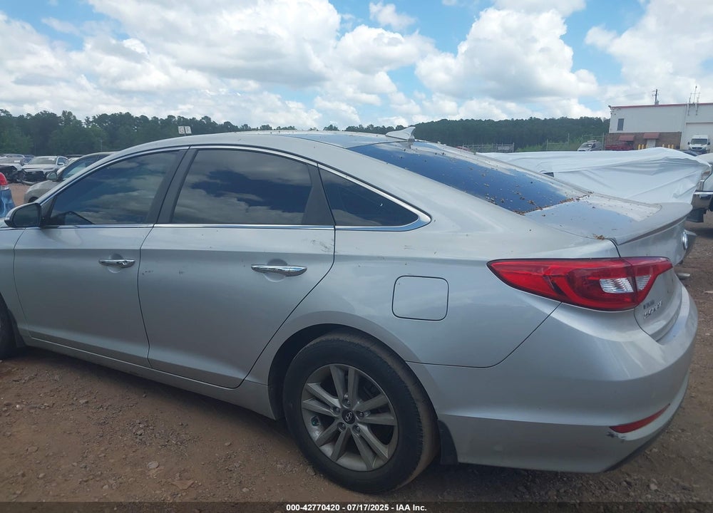 2015 HYUNDAI SONATA VIN: 5NPE24AA2FH170550