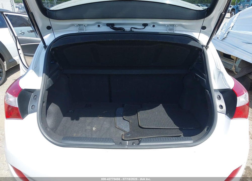 2013 HYUNDAI ELANTRA VIN: KMHD35LE0DU114605