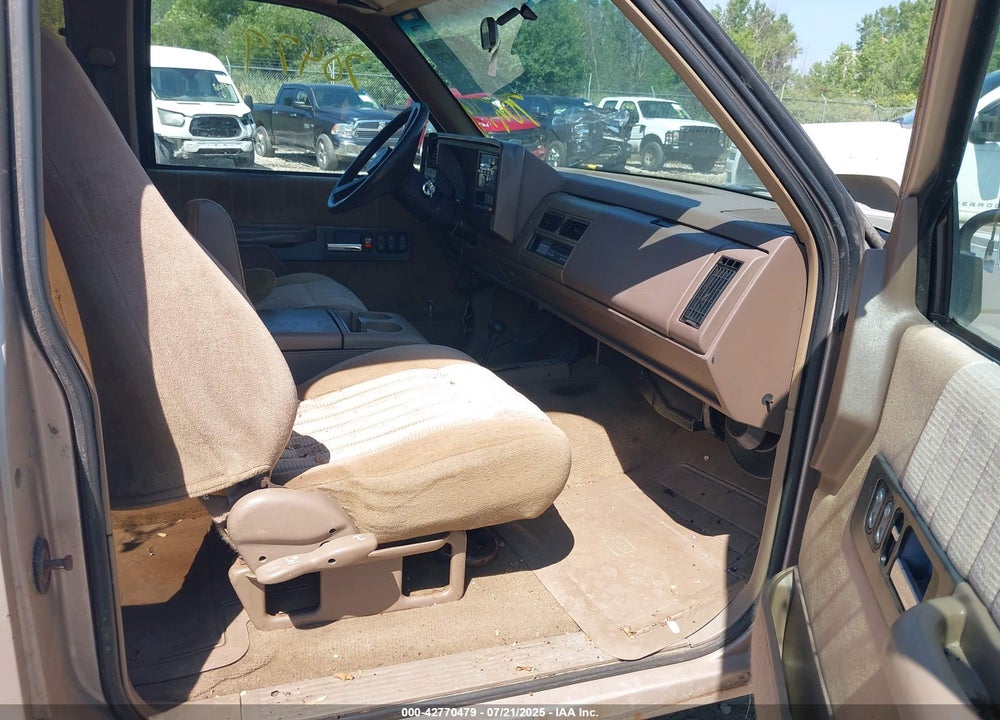 1993 CHEVROLET GMT-400 K1500 VIN: 2GCEK19K8P1252071