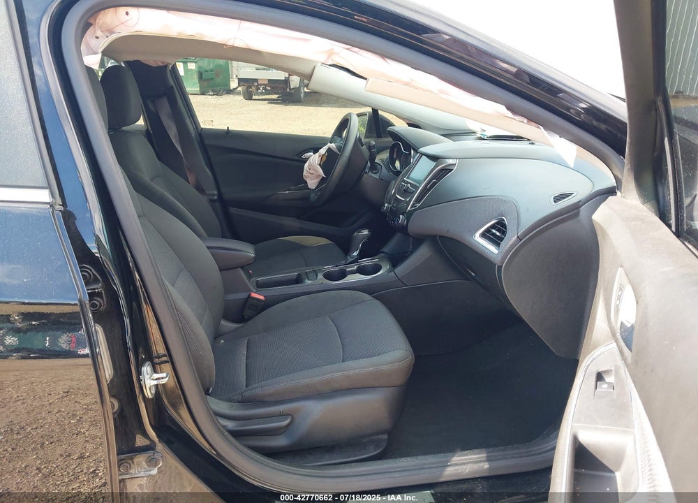2017 CHEVROLET CRUZE VIN: 3G1BE6SM5HS579013
