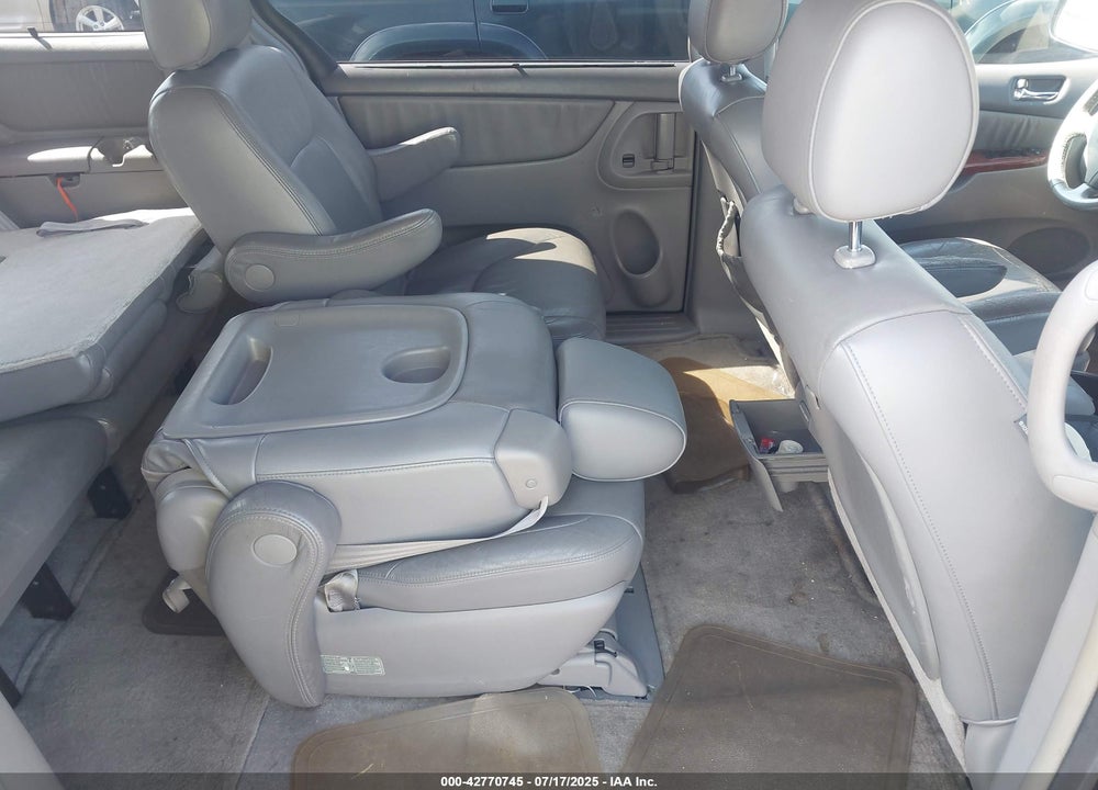 2005 TOYOTA SIENNA XLE VIN: 5TDZA22C65S345979