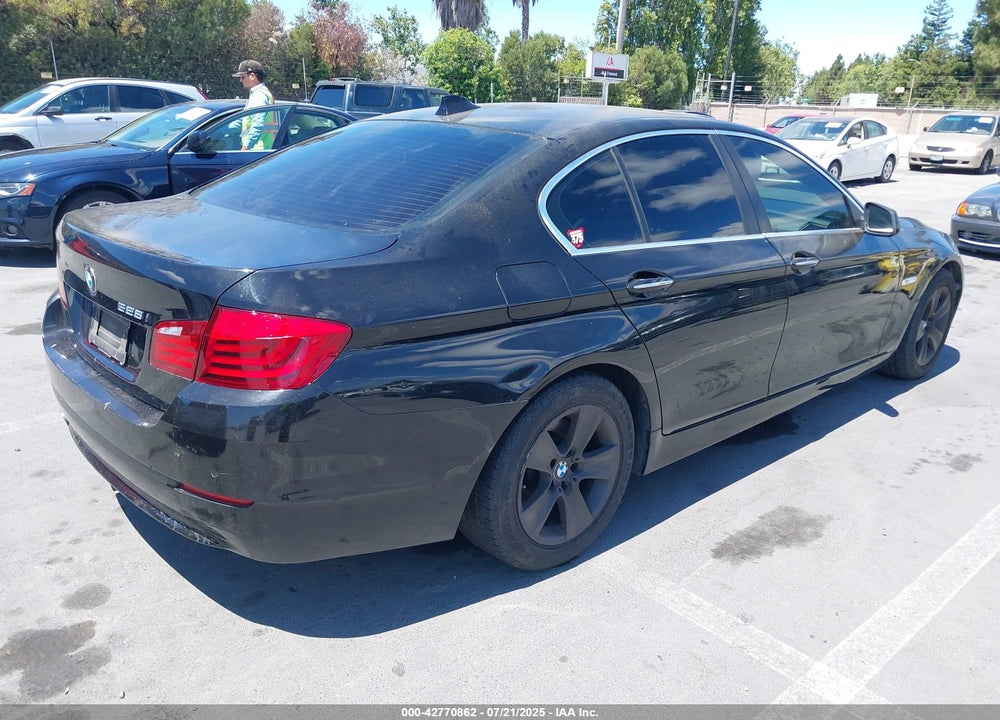 2013 BMW 5 SERIES VIN: WBAXG5C55DD233768