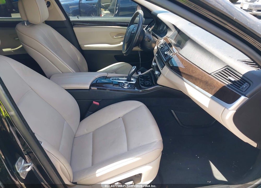 2013 BMW 5 SERIES VIN: WBAXG5C55DD233768