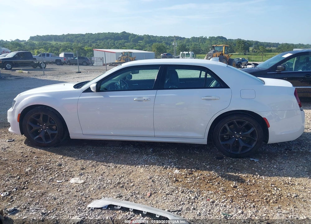 2021 CHRYSLER 300 VIN: 2C3CCAAG5MH667416