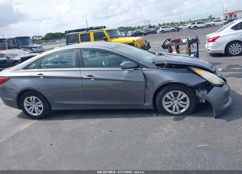 2013 HYUNDAI SONATA VIN: 5NPEB4AC1DH543222