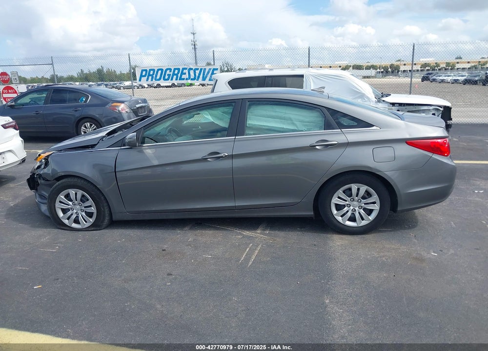 2013 HYUNDAI SONATA VIN: 5NPEB4AC1DH543222