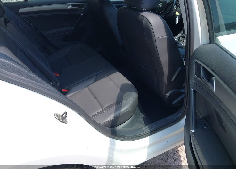 2015 VOLKSWAGEN GOLF VIN: 3VW217AU3FM024134