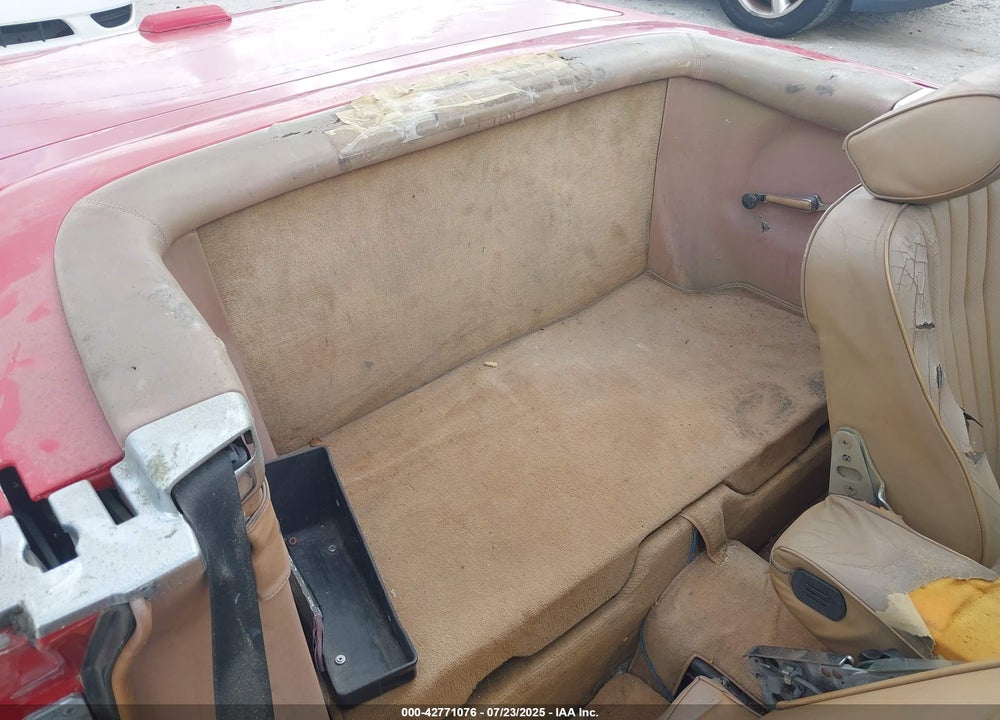 1988 MERCEDES-BENZ 560 VIN: WDBBA4805JA090521