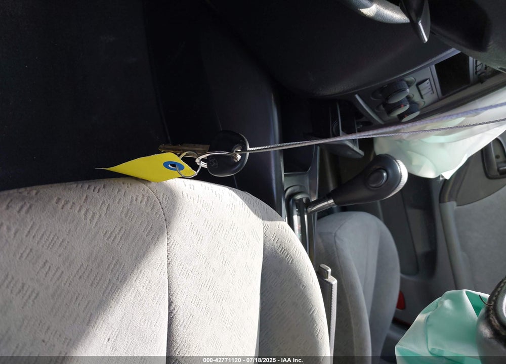 2004 HYUNDAI ELANTRA GLS/GT VIN: KMHDN46D24U888393