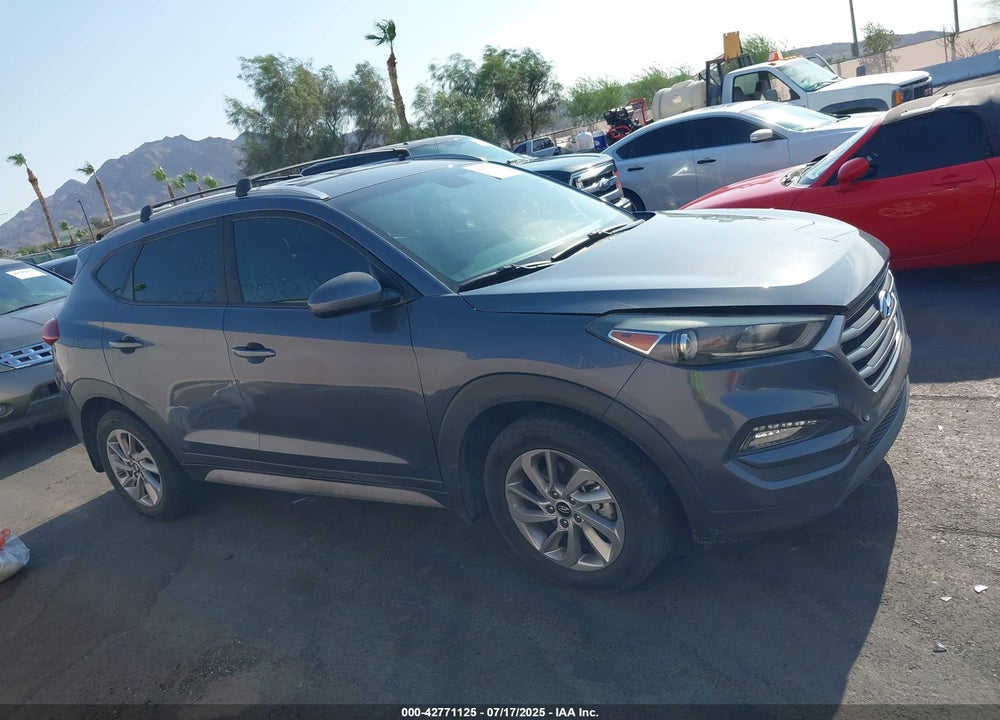 2017 HYUNDAI TUCSON VIN: KM8J33A43HU562506