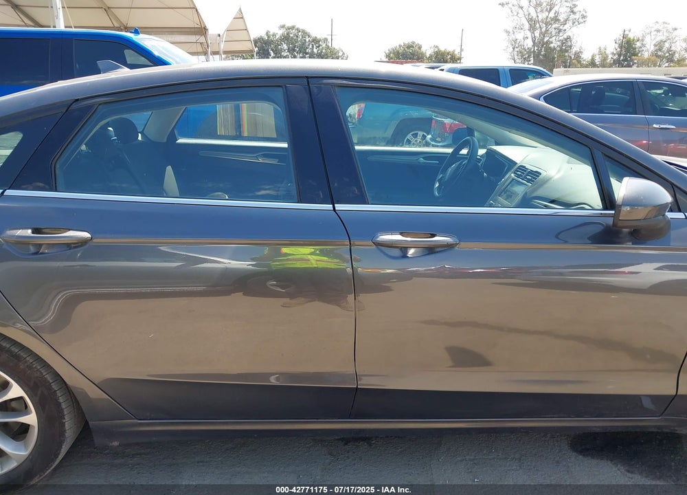 2020 FORD FUSION VIN: 3FA6P0LUXLR113467